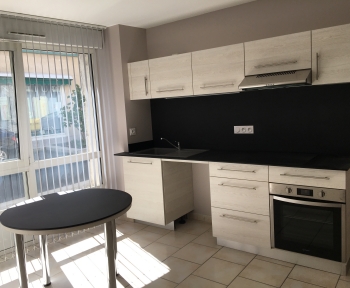 Location Appartement 2 pièces Yssingeaux (43200) - centre-ville